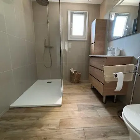 Bord De Lava Villa